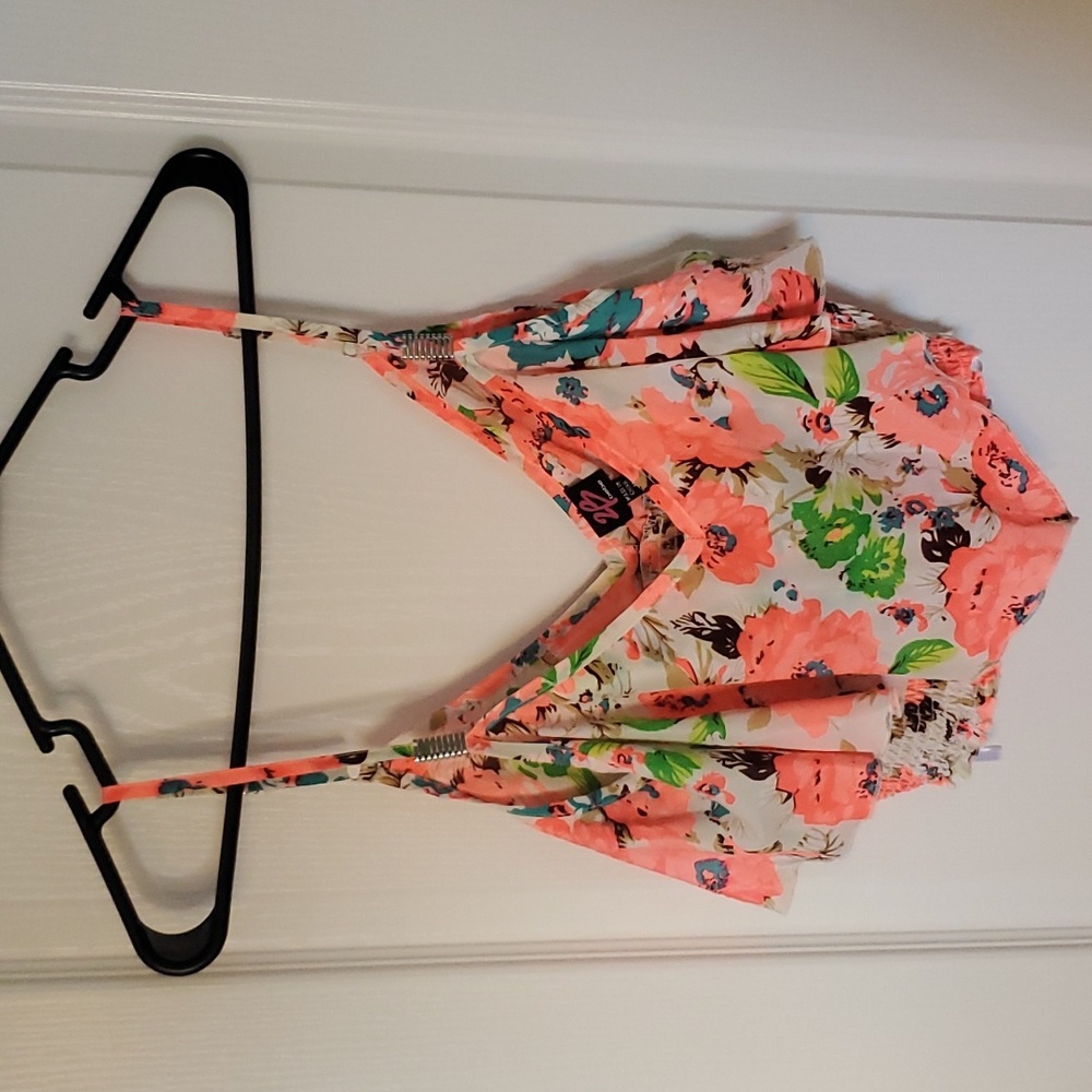 Bebe (2B) crop top